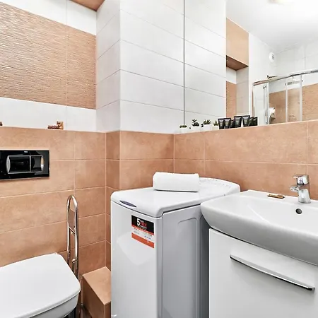Sikorskiego With Free Garage By Renters Prestige Διαμέρισμα