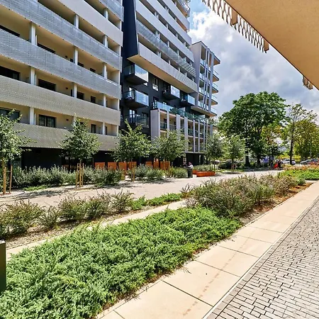 Sikorskiego With Free Garage By Renters Prestige Wrocław