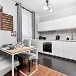 Sikorskiego With Free Garage By Renters Prestige 아파트 브로츠와프