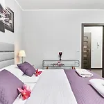 Sikorskiego With Free Garage By Renters Prestige