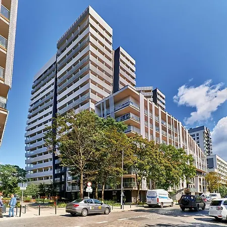 Sikorskiego With Free Garage By Renters Prestige * ヴロツワフ