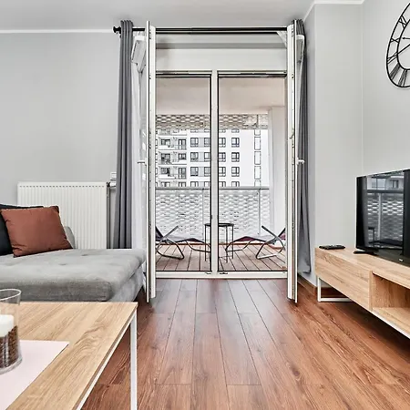 Sikorskiego With Free Garage By Renters Prestige Apartmán