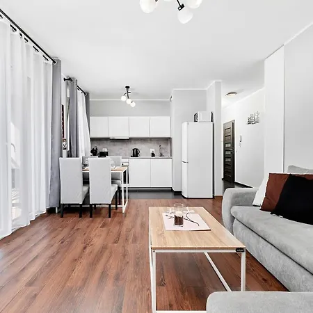 Sikorskiego With Free Garage By Renters Prestige *