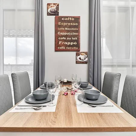 Sikorskiego With Free Garage By Renters Prestige 아파트 *