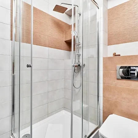 Apartmán Sikorskiego With Free Garage By Renters Prestige Vratislav