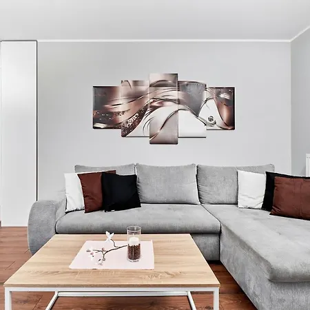 Sikorskiego With Free Garage By Renters Prestige *