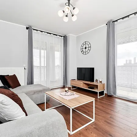 Apartmán Sikorskiego With Free Garage By Renters Prestige Vratislav
