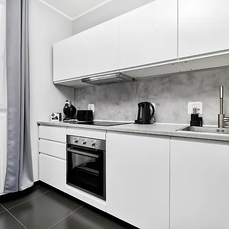 Sikorskiego With Free Garage By Renters Prestige Apartamento *