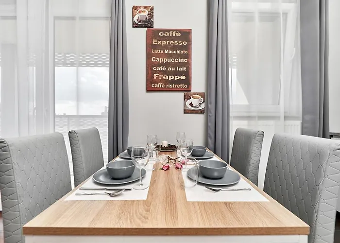 Sikorskiego With Free Garage By Renters Prestige Daire *