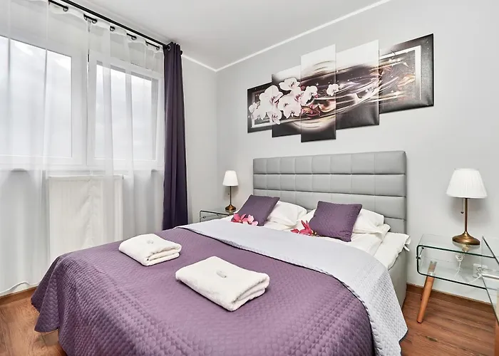 Sikorskiego With Free Garage By Renters Prestige Daire *