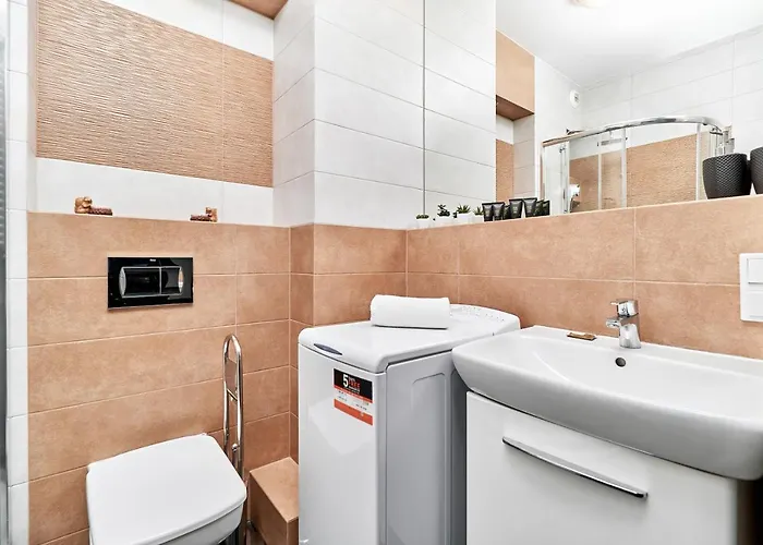 Sikorskiego With Free Garage By Renters Prestige Daire