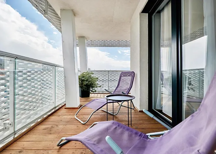 Sikorskiego With Free Garage By Renters Prestige Apartman