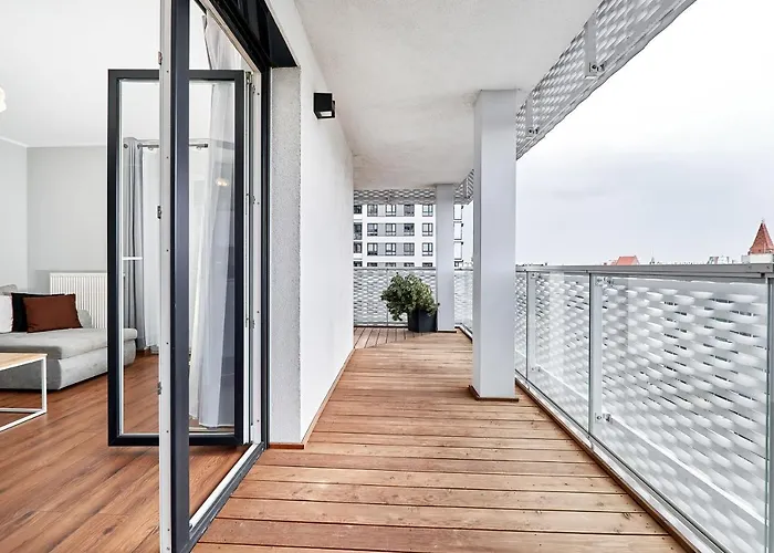 Sikorskiego With Free Garage By Renters Prestige *