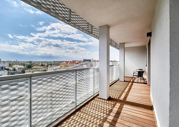 Sikorskiego With Free Garage By Renters Prestige *