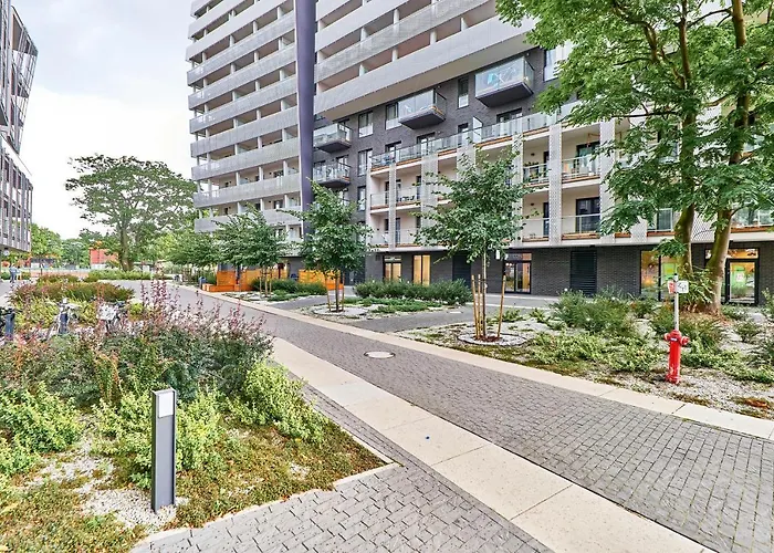 Sikorskiego With Free Garage By Renters Prestige Apartman