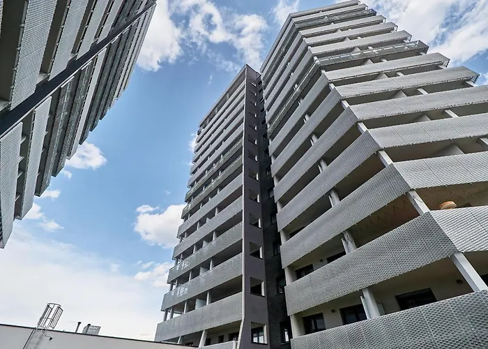 Sikorskiego With Free Garage By Renters Prestige * Wrocław