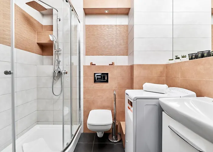 Sikorskiego With Free Garage By Renters Prestige