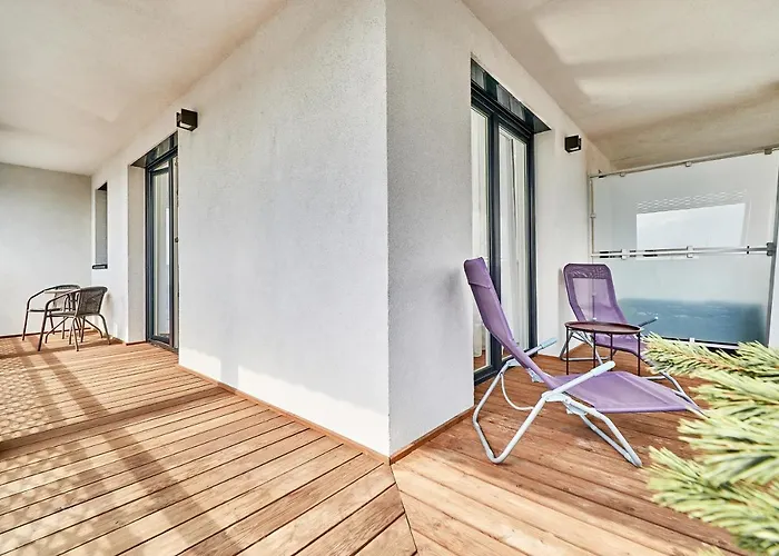 Sikorskiego With Free Garage By Renters Prestige Daire *