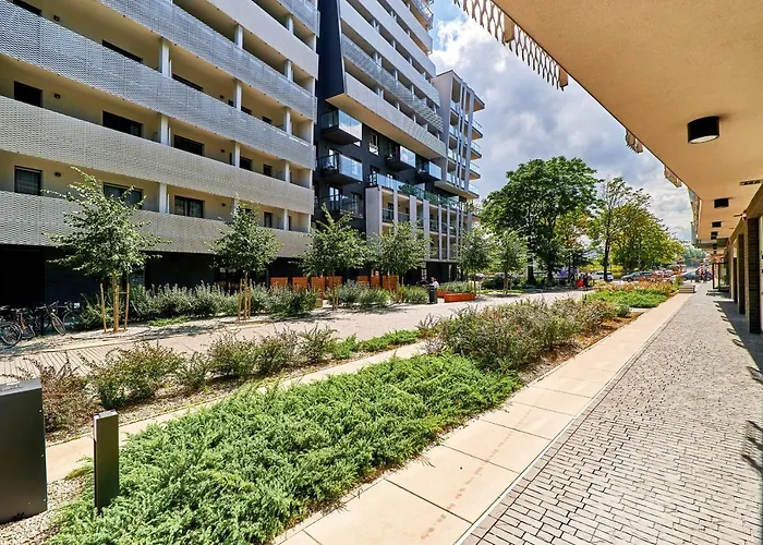 Sikorskiego With Free Garage By Renters Prestige Wrocław