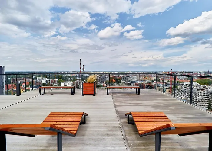 Sikorskiego With Free Garage By Renters Prestige