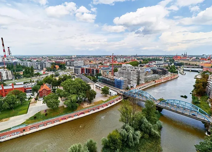 Sikorskiego With Free Garage By Renters Prestige Wroclaw